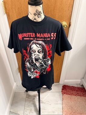Monster Mania 55 T Shirt.
Size Medium